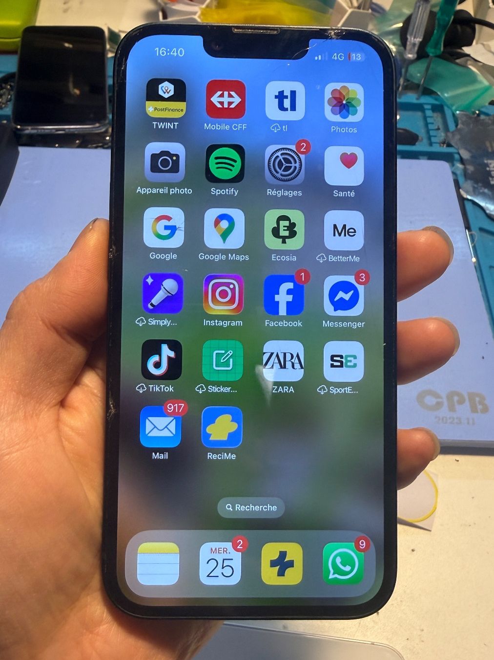 Apple Telefoni cellulari / Smartphones: Ecran original fissuré pour iPhone 14 – Usato da Morges venduto da DA-repa 3