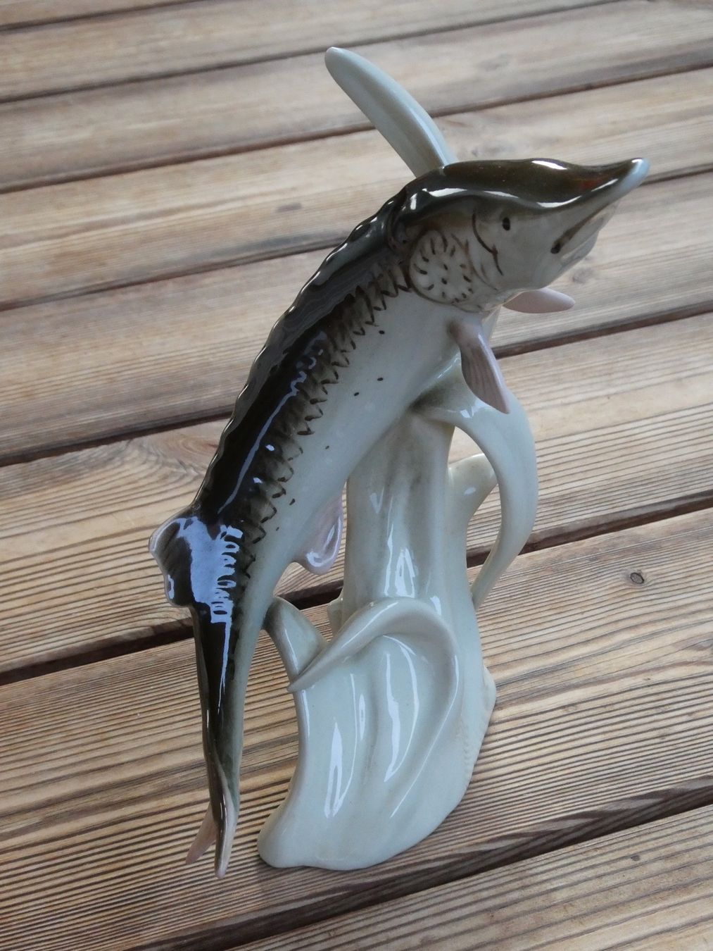 Statuette: Porzellanfigur grosser Hecht – Usato da Lüchingen venduto da Eeizo