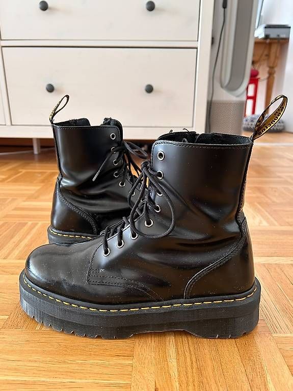 Scarpe da uomo: Dr. Martens Plateau 43 – Usato da Basel venduto da nor_52vj