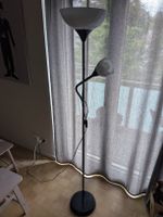 Stehlampe mit Leseleuchte, schlicht & modern