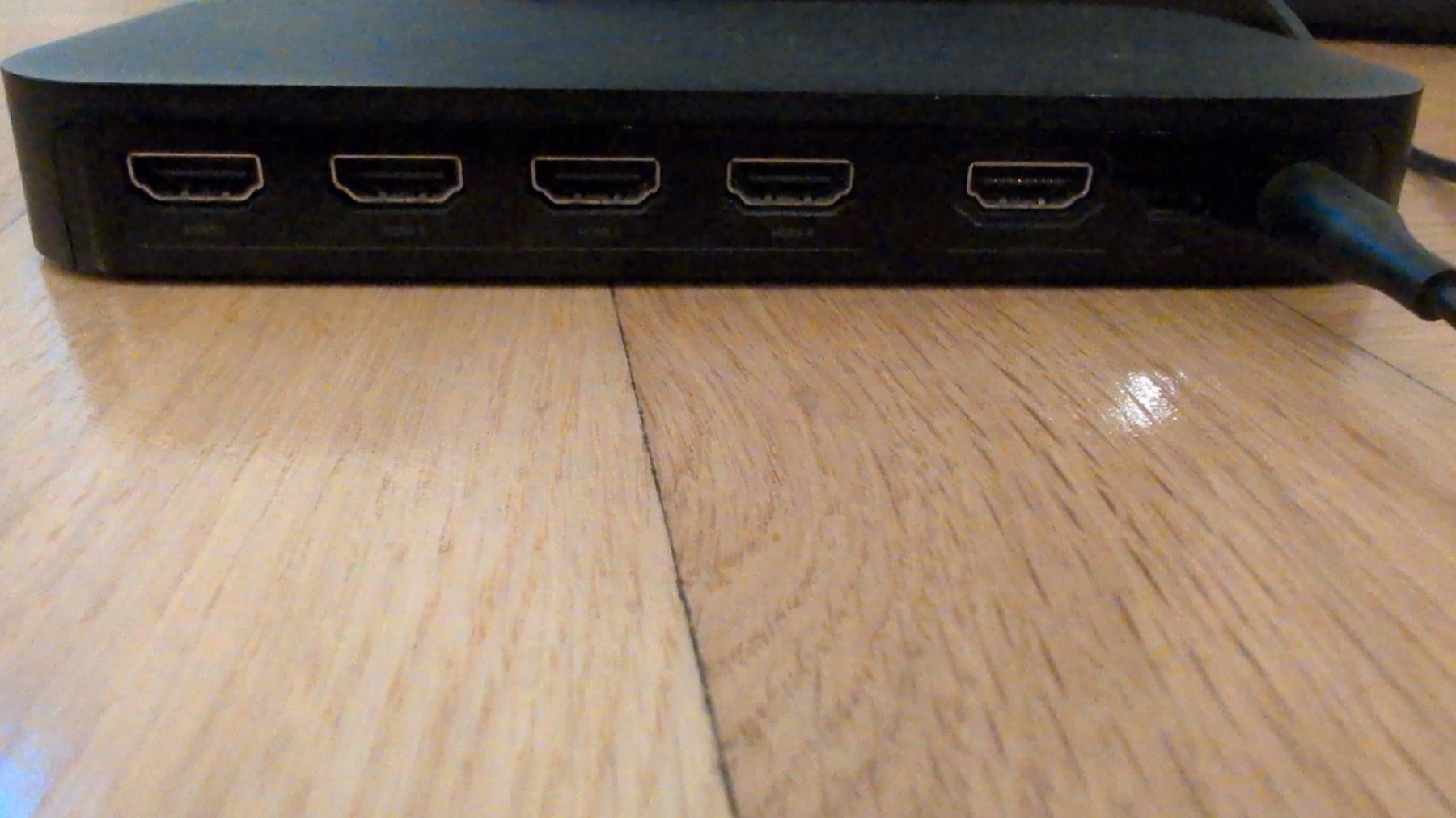 Philips Home cinéma: Philips Hue HDMI Sync Box mit 5 Anschlüssen – D'occasion à Bern par SimeonM 1