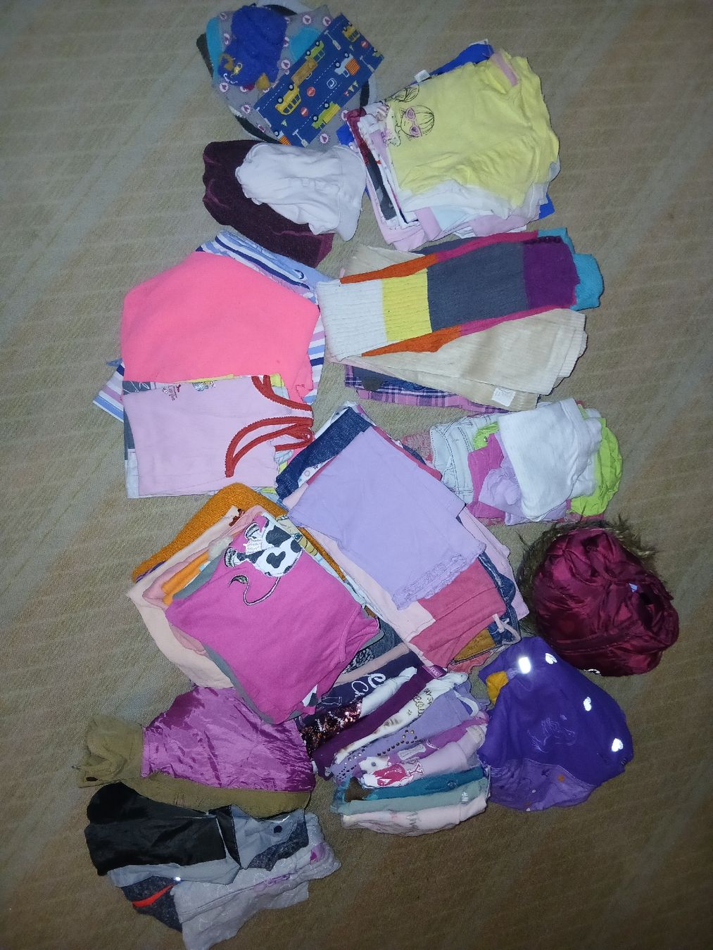 Lotti & Set di vestiti: Mädchenkleider Paket 128  – Usato da Giswil venduto da Abrakazebra