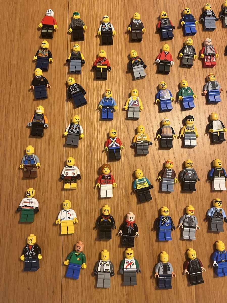Lego Statuette: Lego Minifiguren Konvolut – Usato da Näfels venduto da Dzekson 2
