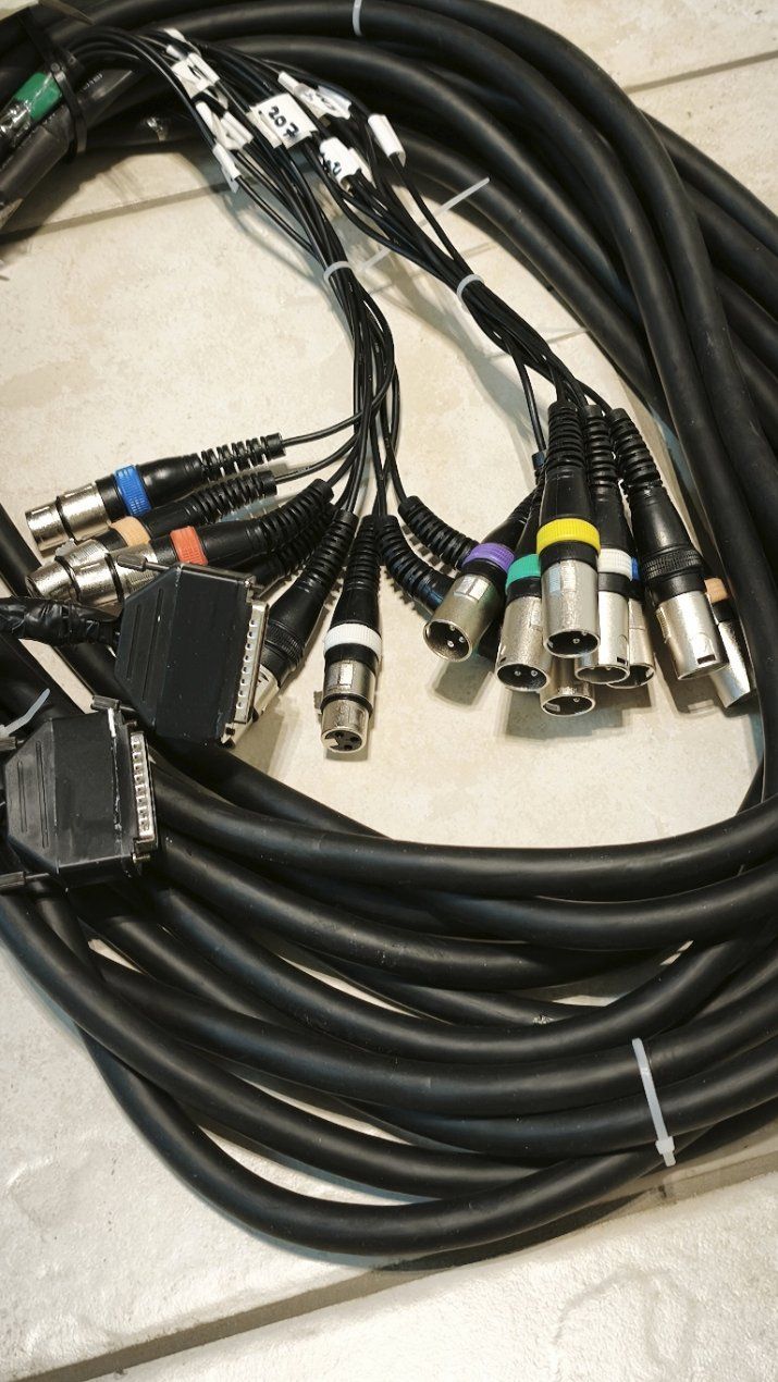 Câbles: 2 Multicore DB25 auf XLR Länge 7,5 Meter – D'occasion à Laupen BE par Elch55 1