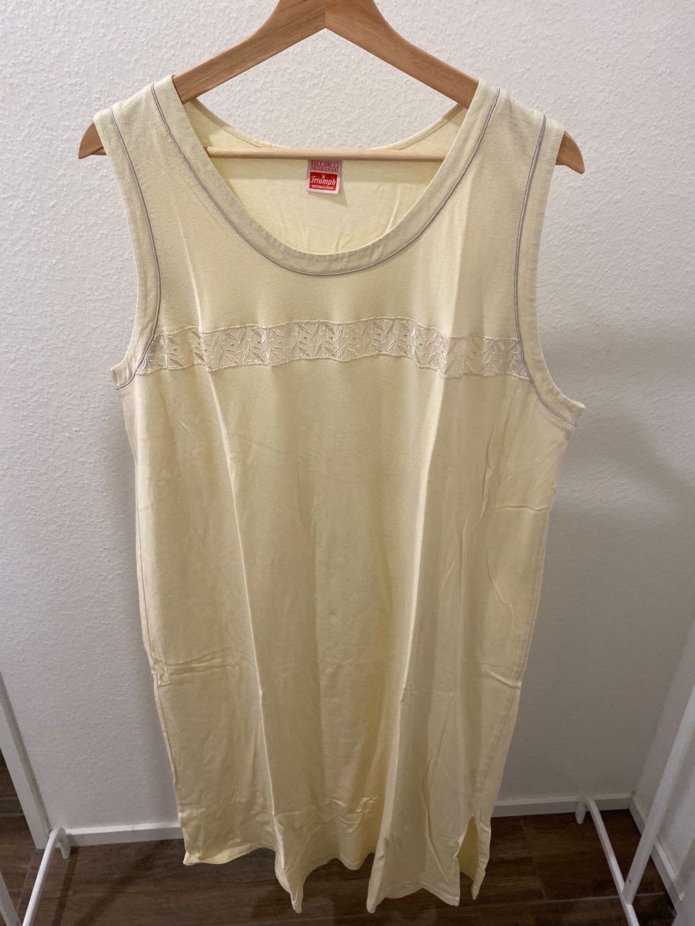 Triumph Negligees & Pigiami: Triumph Nachthemd gelb Gr. 48 – Usato da Pratteln venduto da a23_j2gs 2
