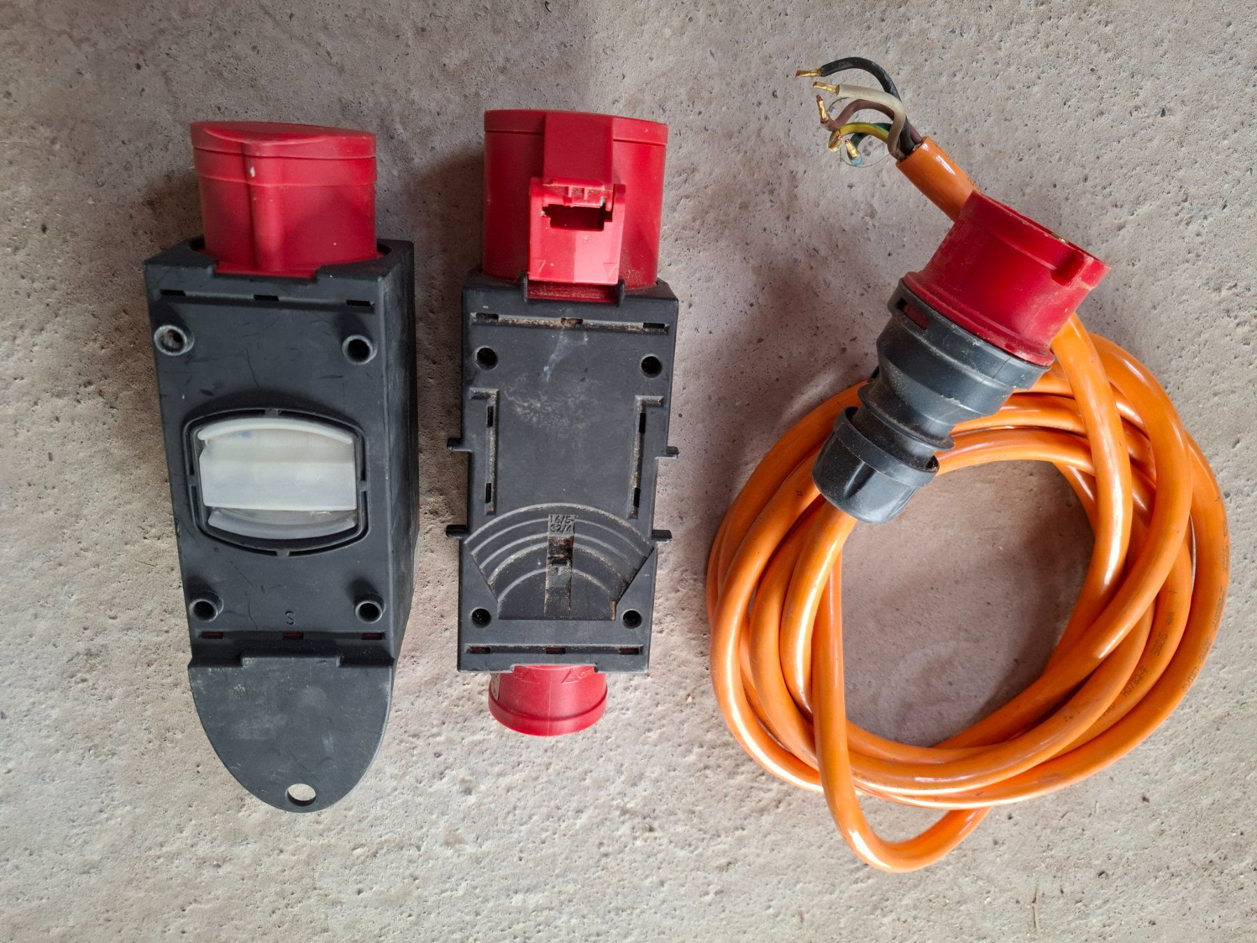 Laufwerke & Adapter: PCE 9436432 CEE Adapter – Gebraucht aus Steg im Tösstal von LARO14 9
