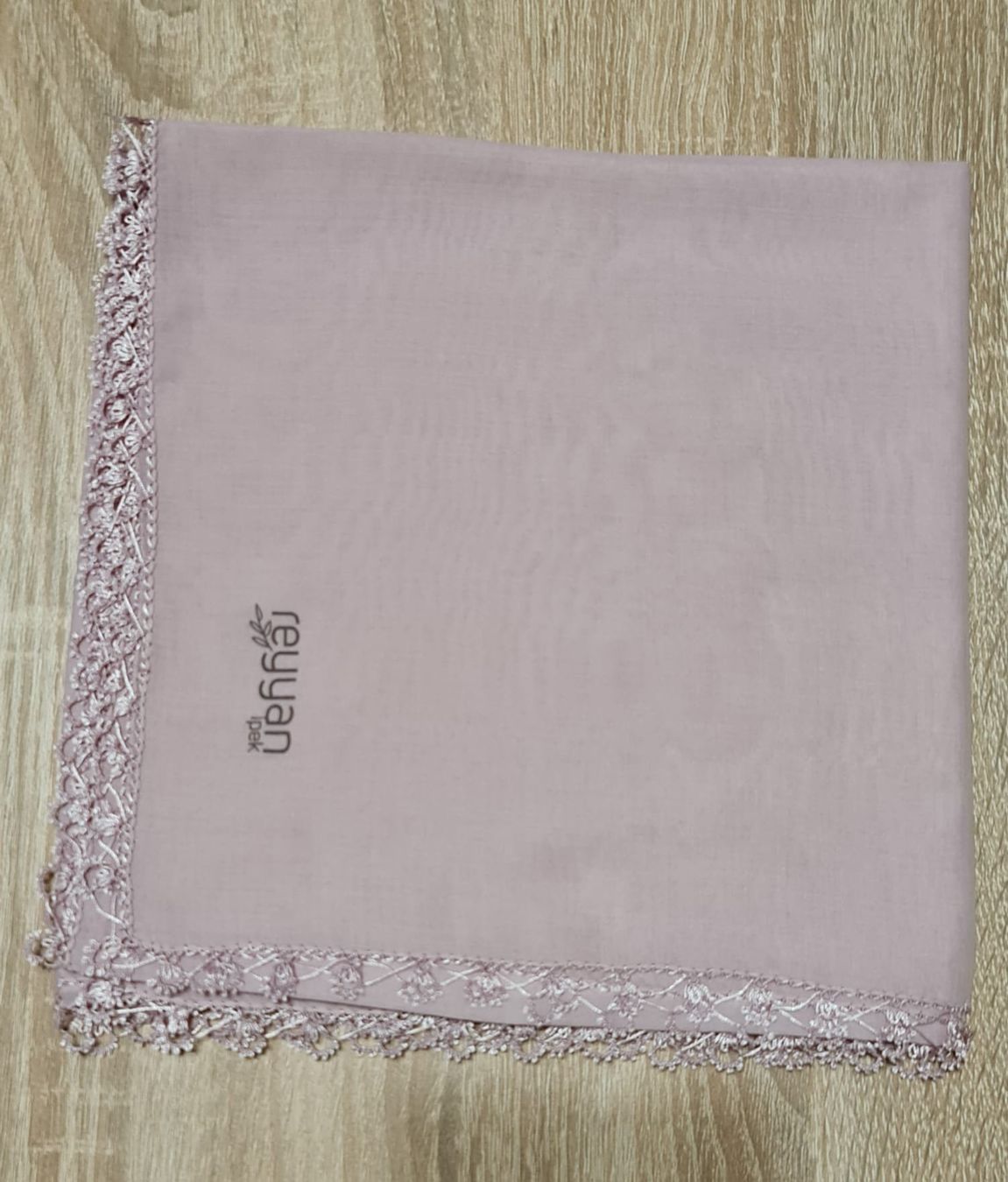 Foulards, Tücher & Schals: Foulard mit handgemachtem Randmuster – Neu und originalverpackt aus Grafstal von sel_yil
