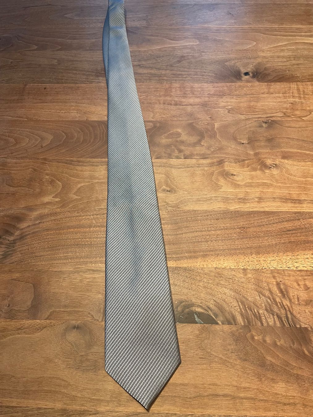 Krawatten: Elegante, graue Herren Krawatte von DVS accessories – Gebraucht aus Wiggen von cha_p9np