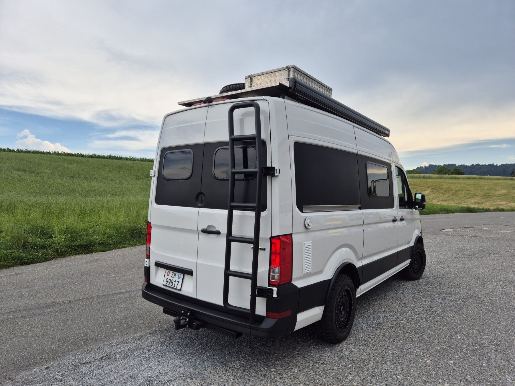 VW Camping Fahrzeuge: Wohnmobil  VW Crafter  4x4  Kastenwagen – Gebraucht aus Wädenswil von Lodekka 2