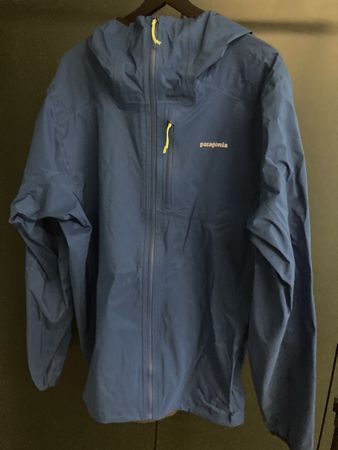 Patagonia • M's Storm Racer Jacket • L