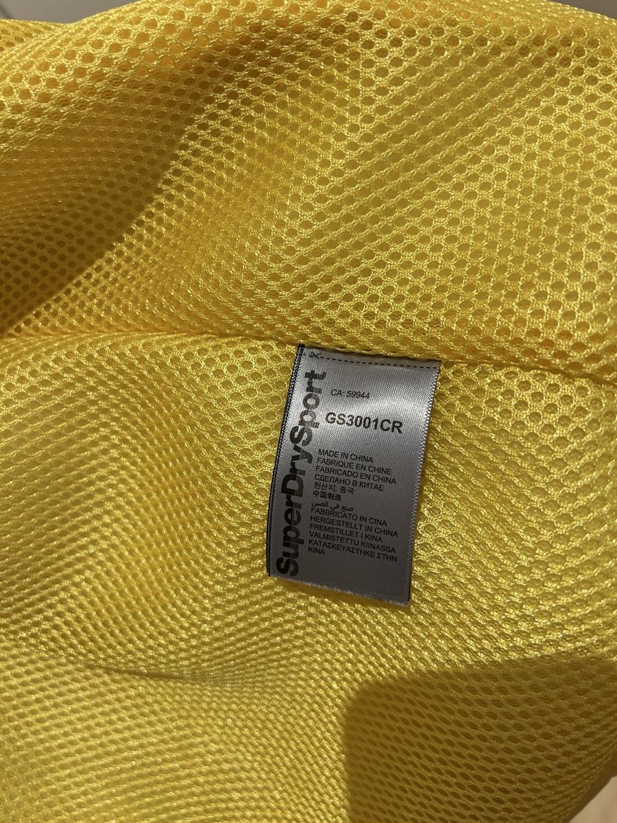 Superdry Giacche: Winterjacke Superdry gelb mit Kapuze – Nuovo (secondo la descrizione) da Hägglingen venduto da anm_75jg 2
