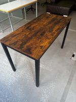 Industrial-Style Tisch, dunkles Holz und Metall