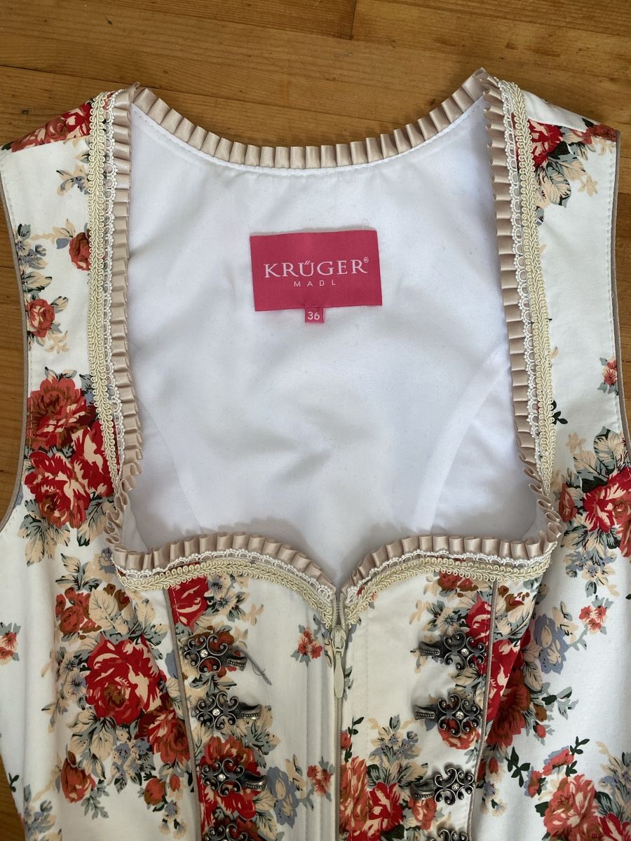 Costumes: Krüger Dirndl inkl. Bluse – D'occasion à Wettingen par abdeb 3