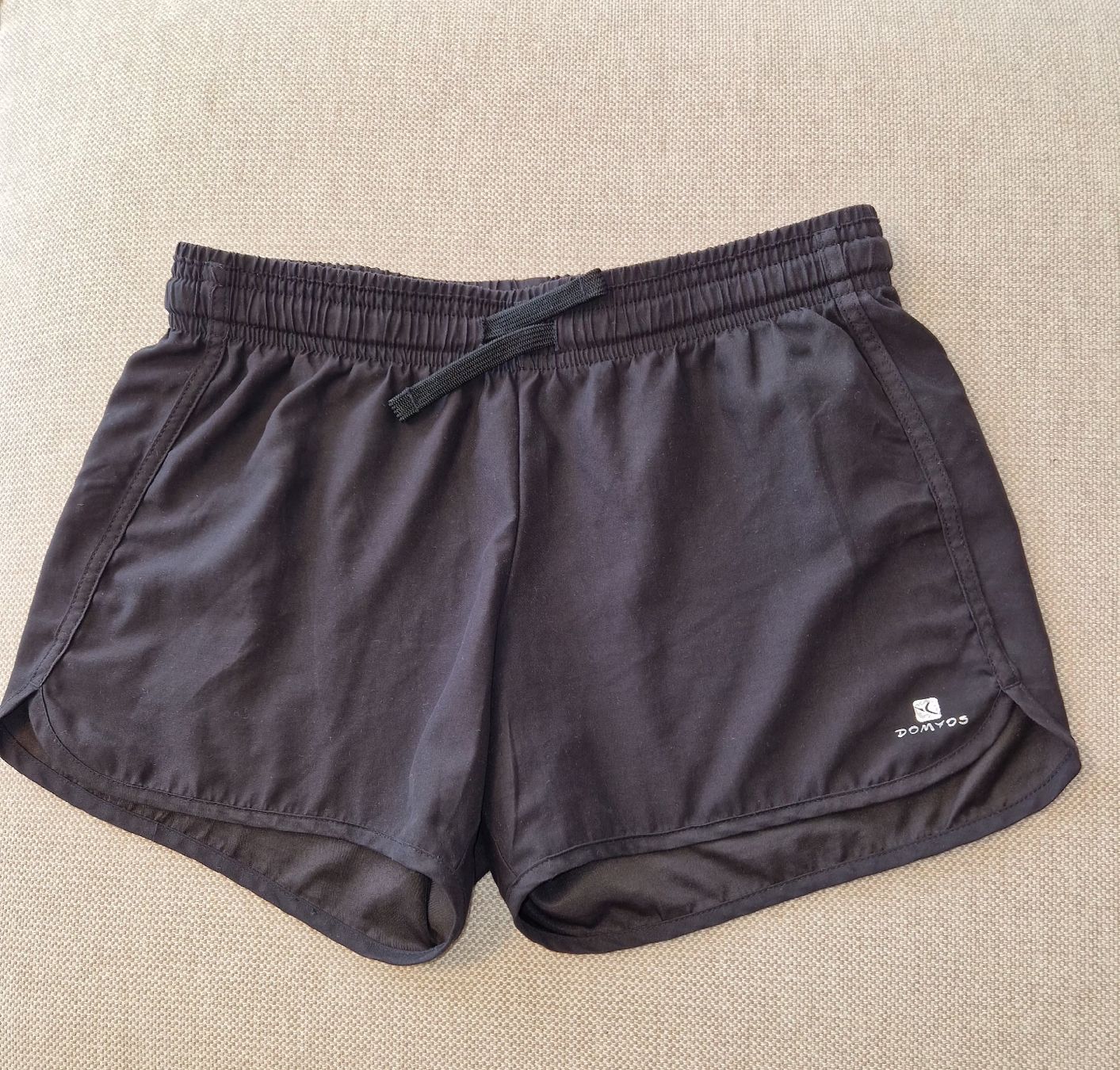 Decathlon Pantaloni: DOMYOS Trainingsshorts Gr. 140 – Usato da Appenzell venduto da Top_Top