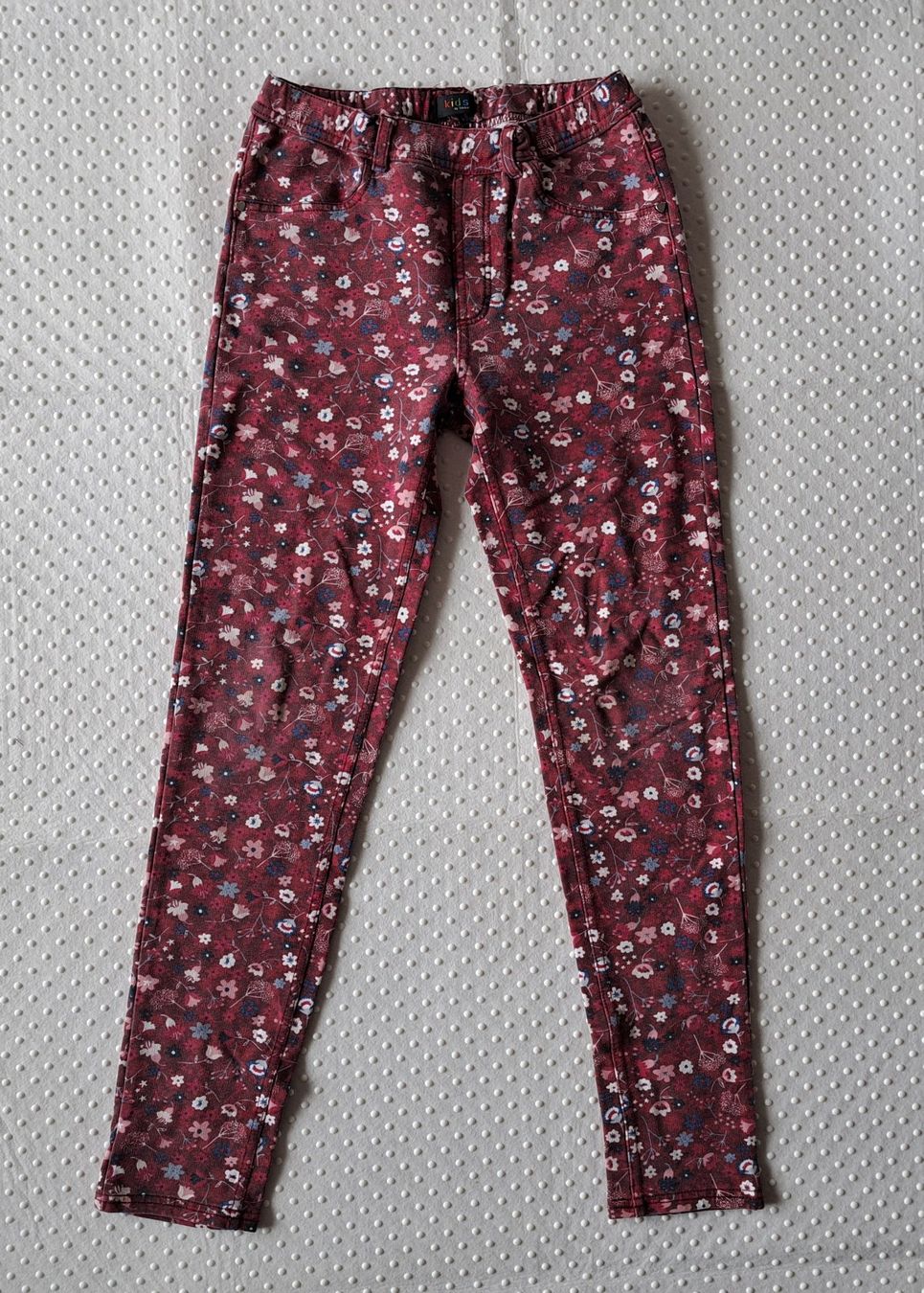 Tchibo Hosen: Mädchen Hose Gr. 146/152 Blumenmuster Leggings – Gebraucht aus Gysenstein von joshuas81