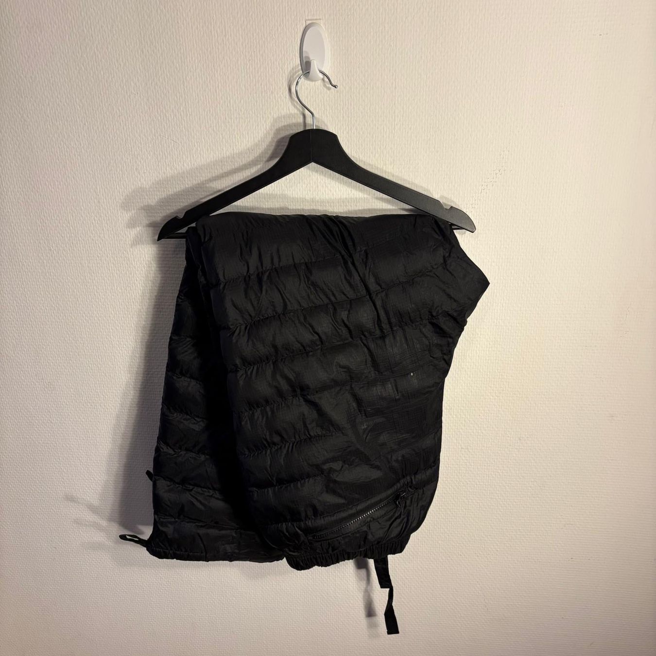 Nike Pantaloni: Stüssy x Nike Puffer Pants – Nuovo (secondo la descrizione) da Bern venduto da gia_jqj7 1
