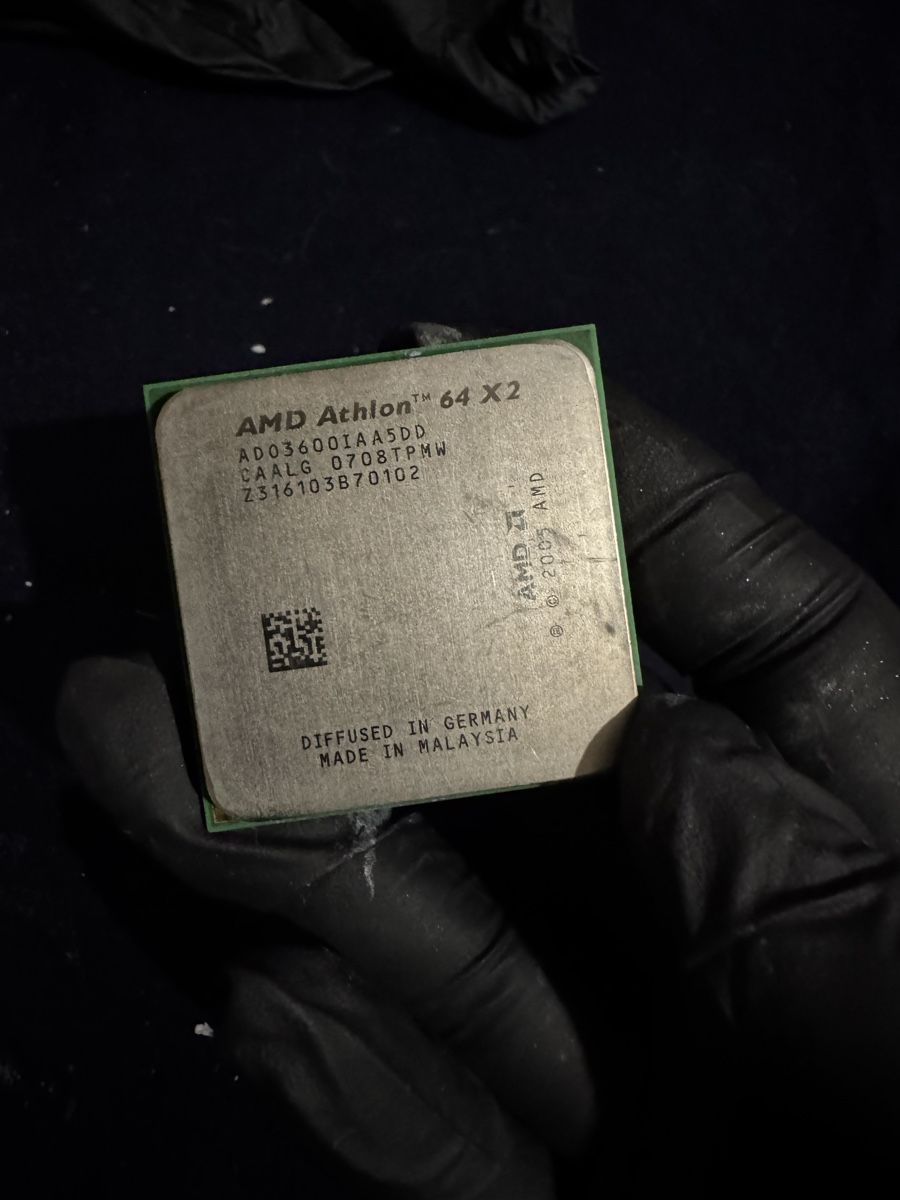 Amd Componenti elettronici: AMD Athlon 64x2. 1 pièce – Difettoso da Vevey venduto da Eiden77