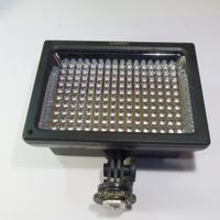 Yongnuo LED Videolampe 160 LEDs für 6xAA Batterie