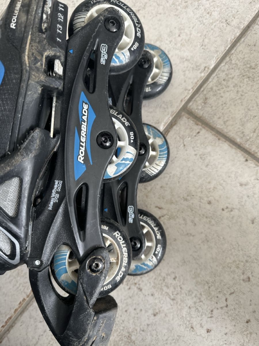Patins à roul. & inline: Inlineskates Rollerblade Grösse 28-32 gebraucht inkl.Schoner – D'occasion à Wettingen par sue_2v99 4