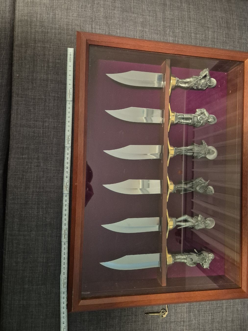 Coltelli: Messer-Sammlung im Holzkasten – Usato da Binningen venduto da rom_9ls7 7