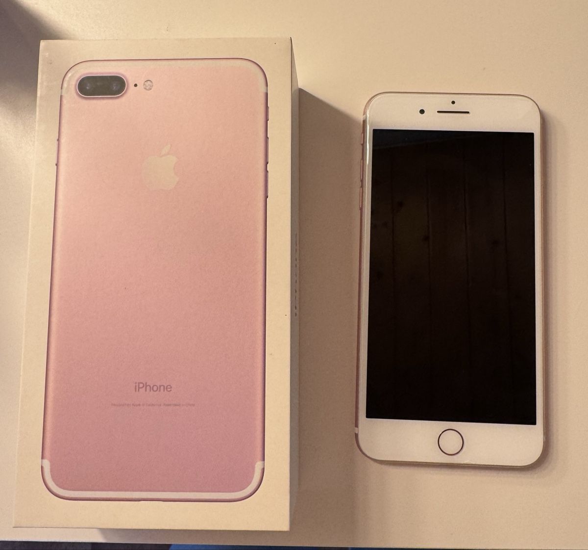 Apple Telefoni cellulari / Smartphones: Apple iPhone 7 Plus Roségold, 32GB – Usato da Derendingen venduto da lea_so