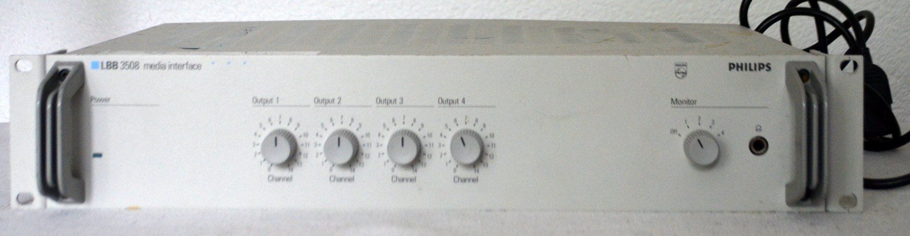 Amplificateurs: Philips LBB 3508/00 Audio Media Interface – Défectueux à Collonges par arashee