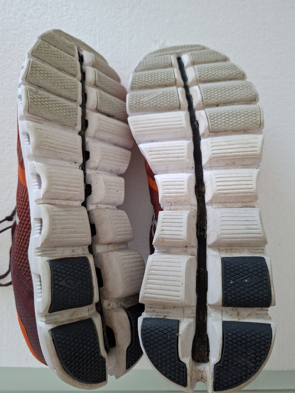 On Scarpe da uomo: Chaussures de running On Cloudflow en mesh orange et bordeau – Usato da Renens VD venduto da ser_j2fn 3