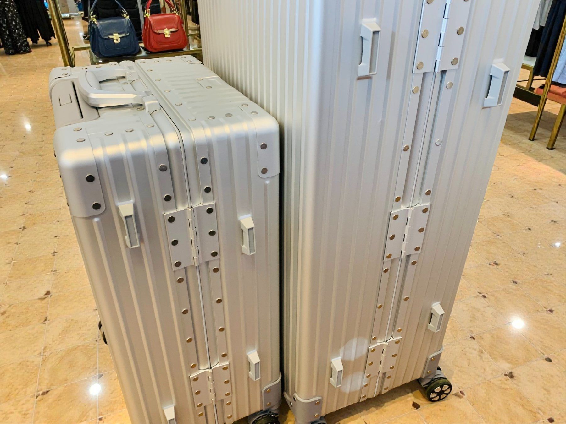 Valigie: 3er SET 100% Aluminium Reisekoffer Koffer Bundle NEU – Nuovo e nell'imballaggio originale da Bergdietikon venduto da shopAgent 7