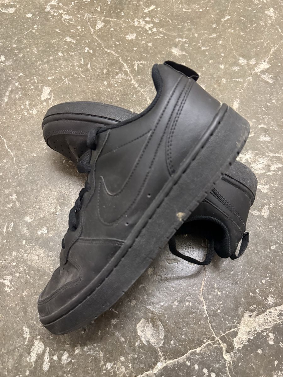 Nike Chaussures hommes: Baskets Nike noires taille standard etat correct – D'occasion à Zürich par Butpiquant 3