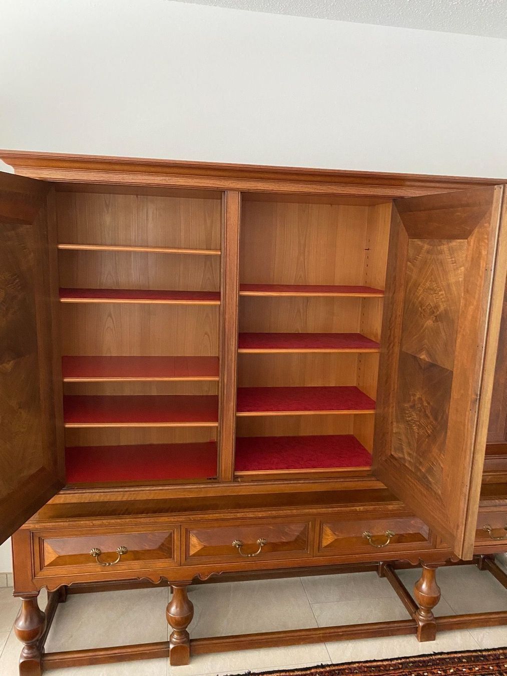 Schränke: Wandschrank massiv Holz – Gebraucht aus Wallisellen von Lunajuanito 1