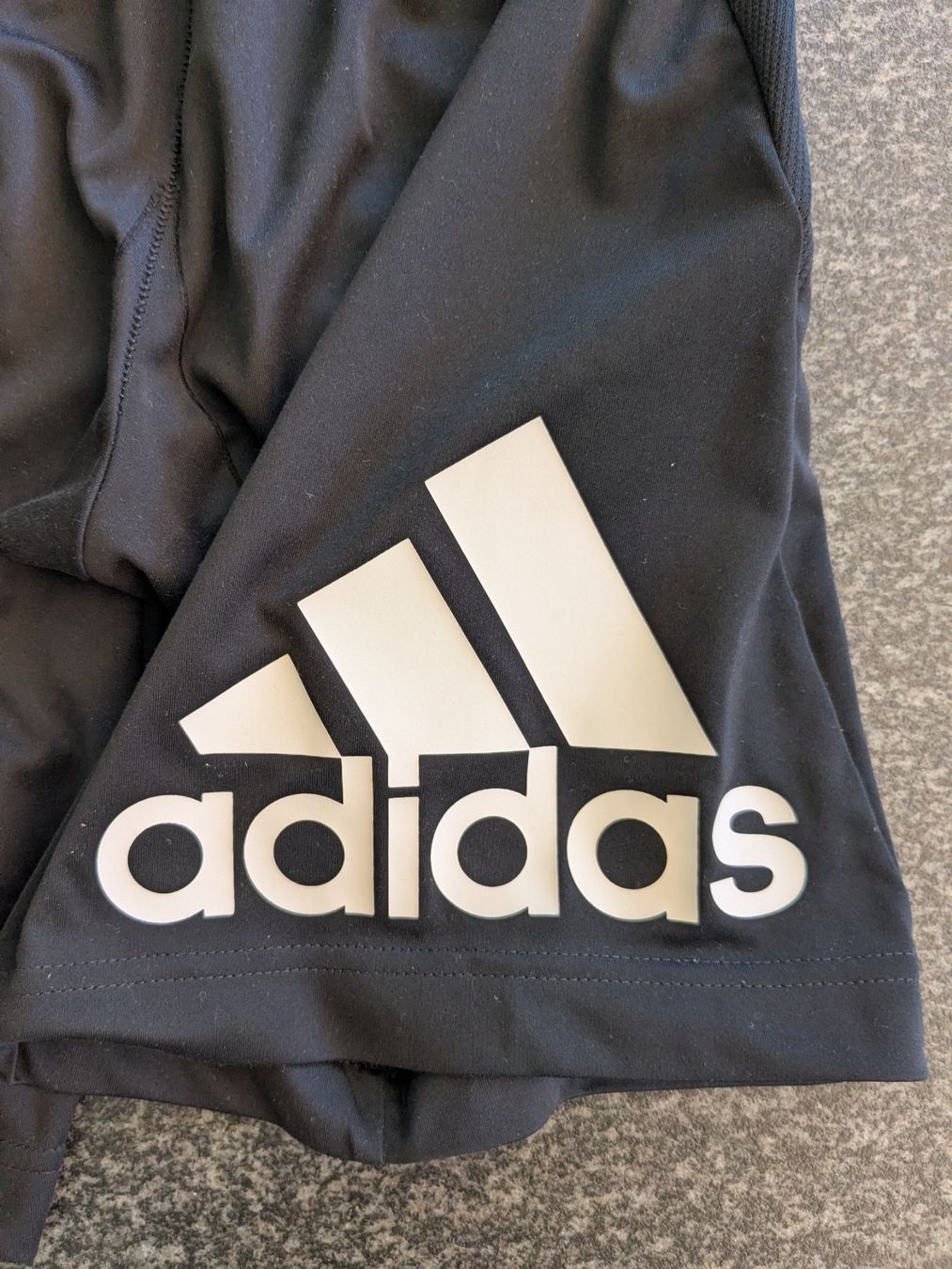 Adidas Hosen: ADIDAS Shorts Unisex Grösse 152 – Gebraucht aus Winterthur von juve1972 3