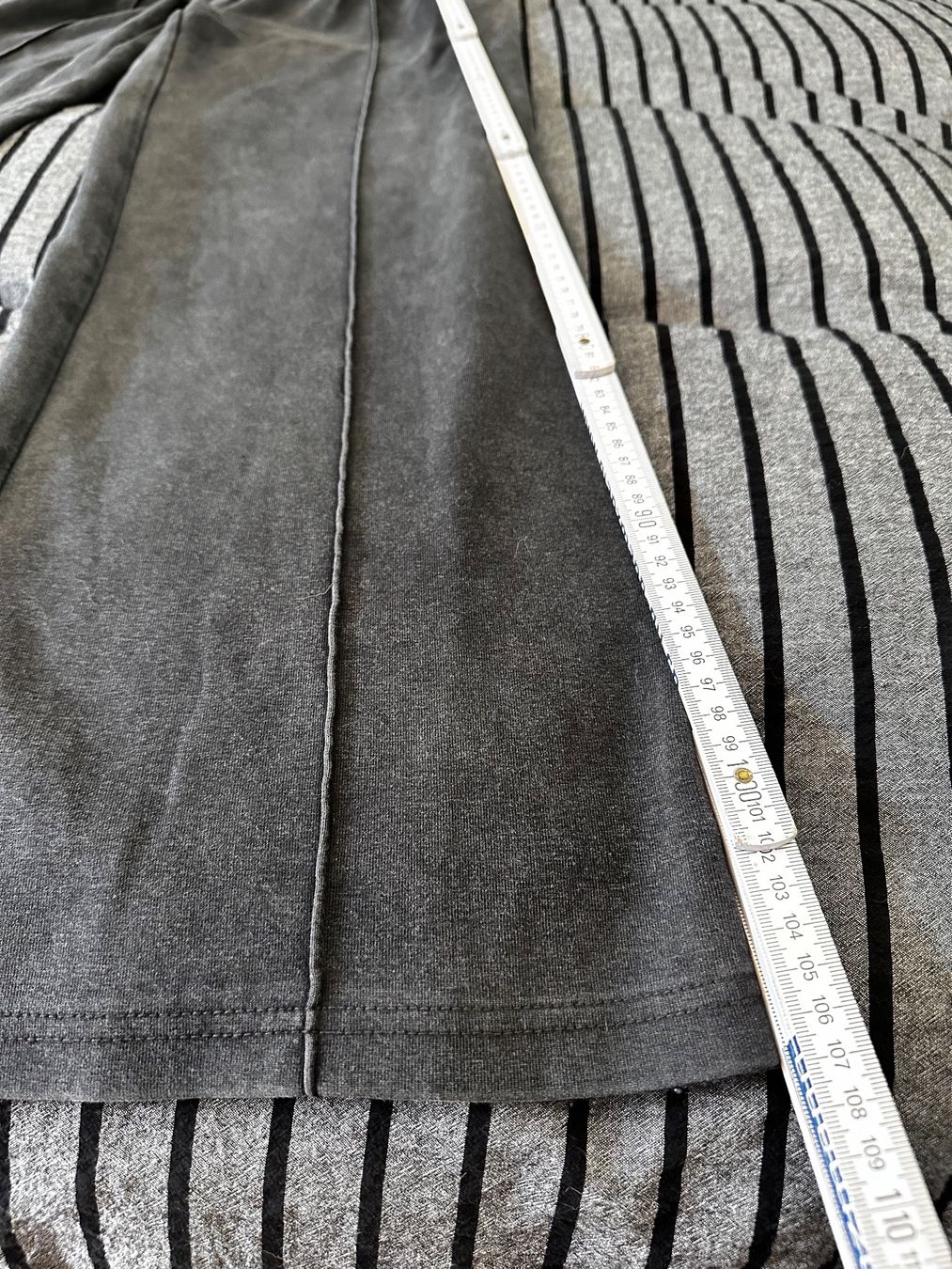 Stradivarius Pantaloni: STRADIVARIUS - Trainerhose mit Weitem Bein – Nuovo (secondo la descrizione) da Haldenstein venduto da enie123 2