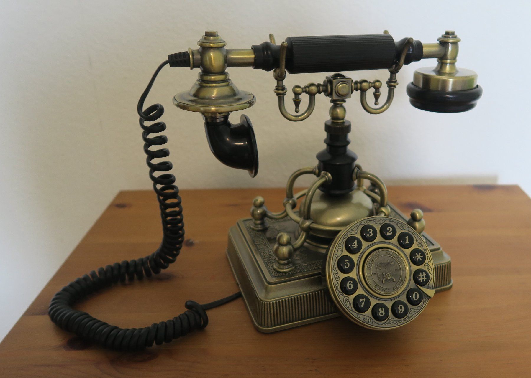 Téléphones: Nostalgietelefon – D'occasion à Rüti ZH par Xokimilko