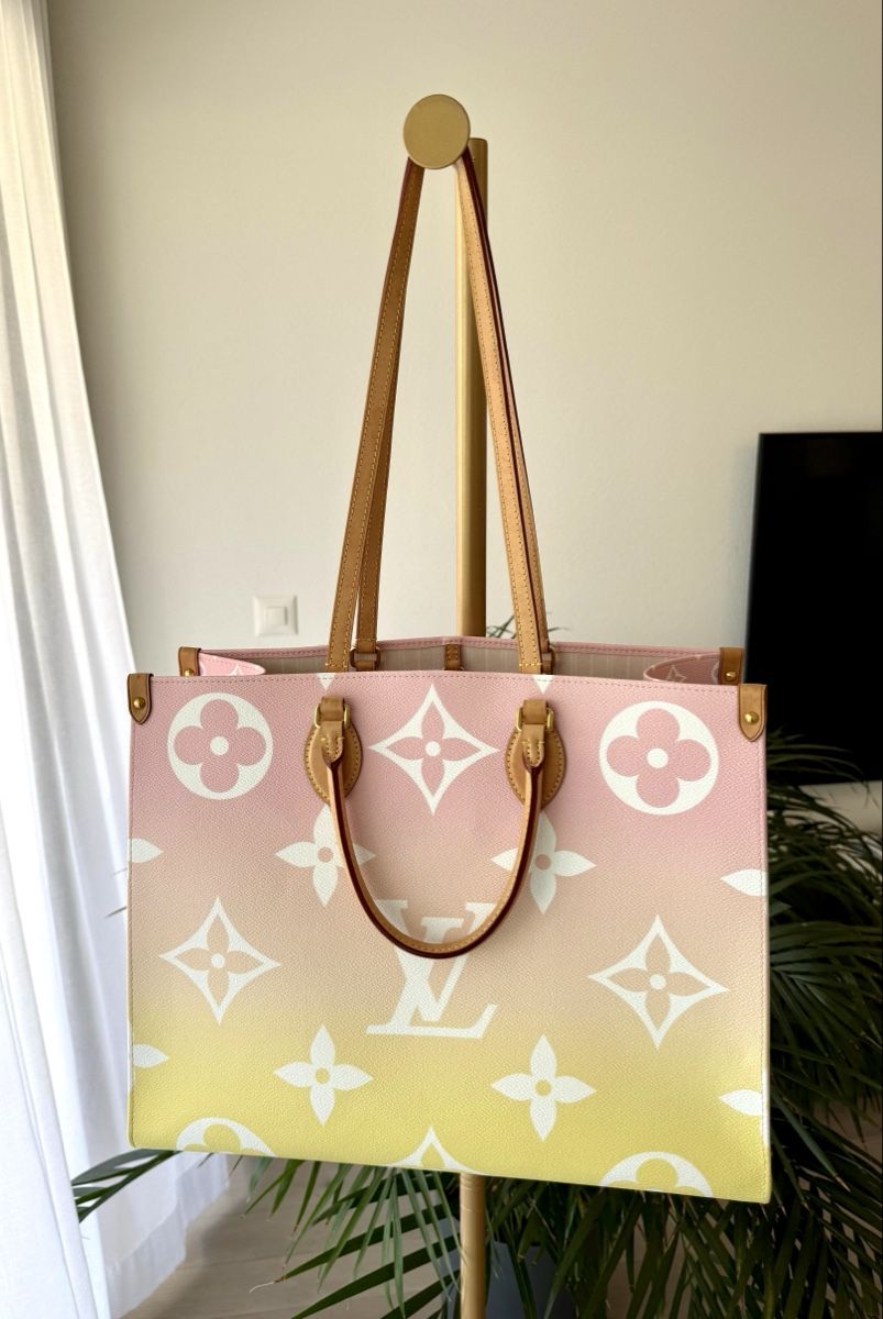 Louis Vuitton Borse da donna: Louis Vuitton OnTheGo GM By the Pool – Usato da Glattpark(Opfikon) venduto da Barbiie 1