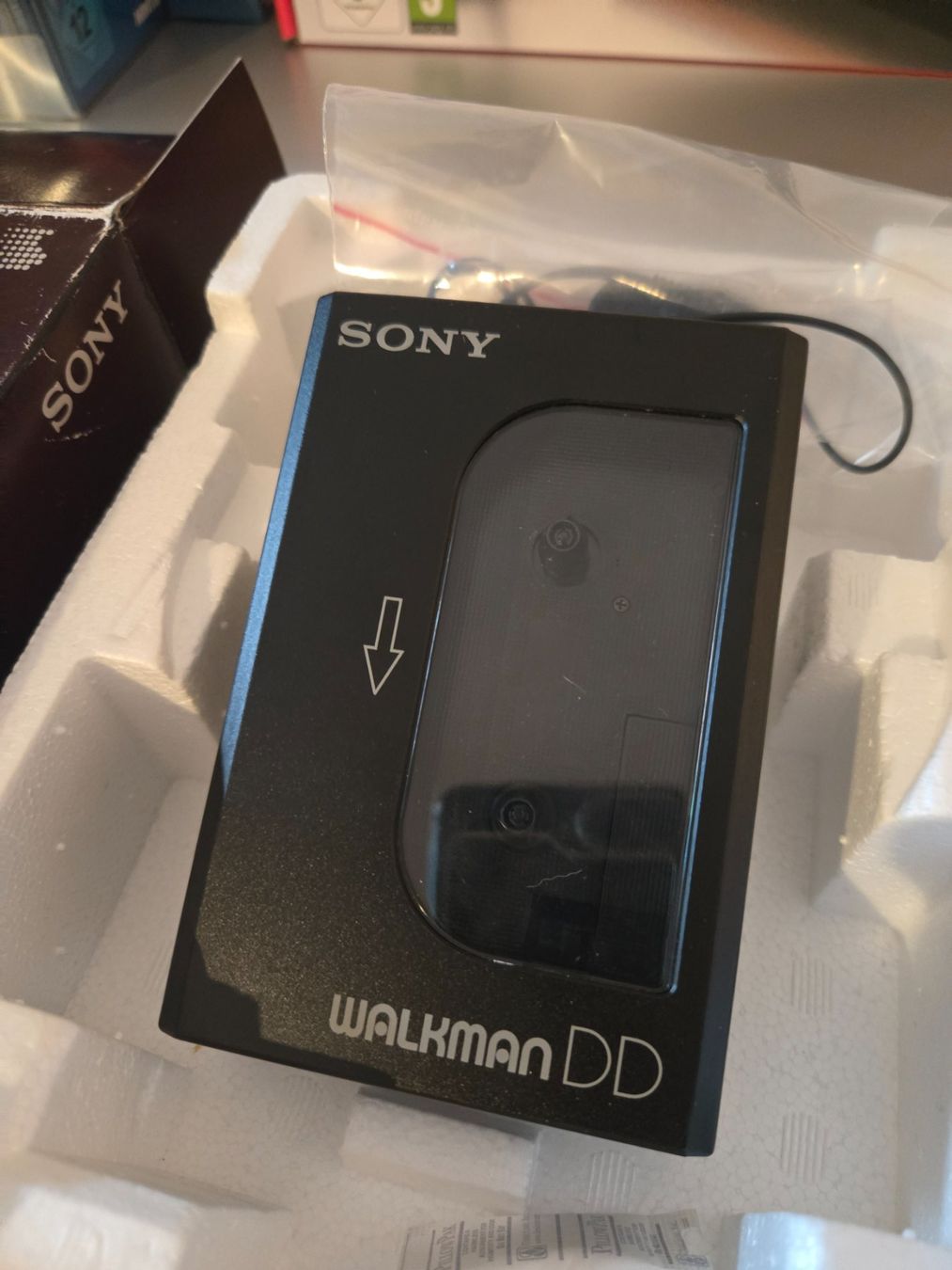 Sony Tragbarer Mediaplayer: Sony Walkman DD WM-DD10 Cassette Player, with Packing – Gebraucht aus Basel von noah27 4
