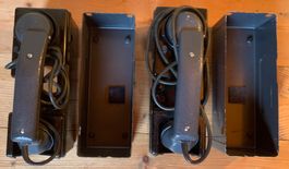 2 Tischtelefone Modell 53 der CH Armee