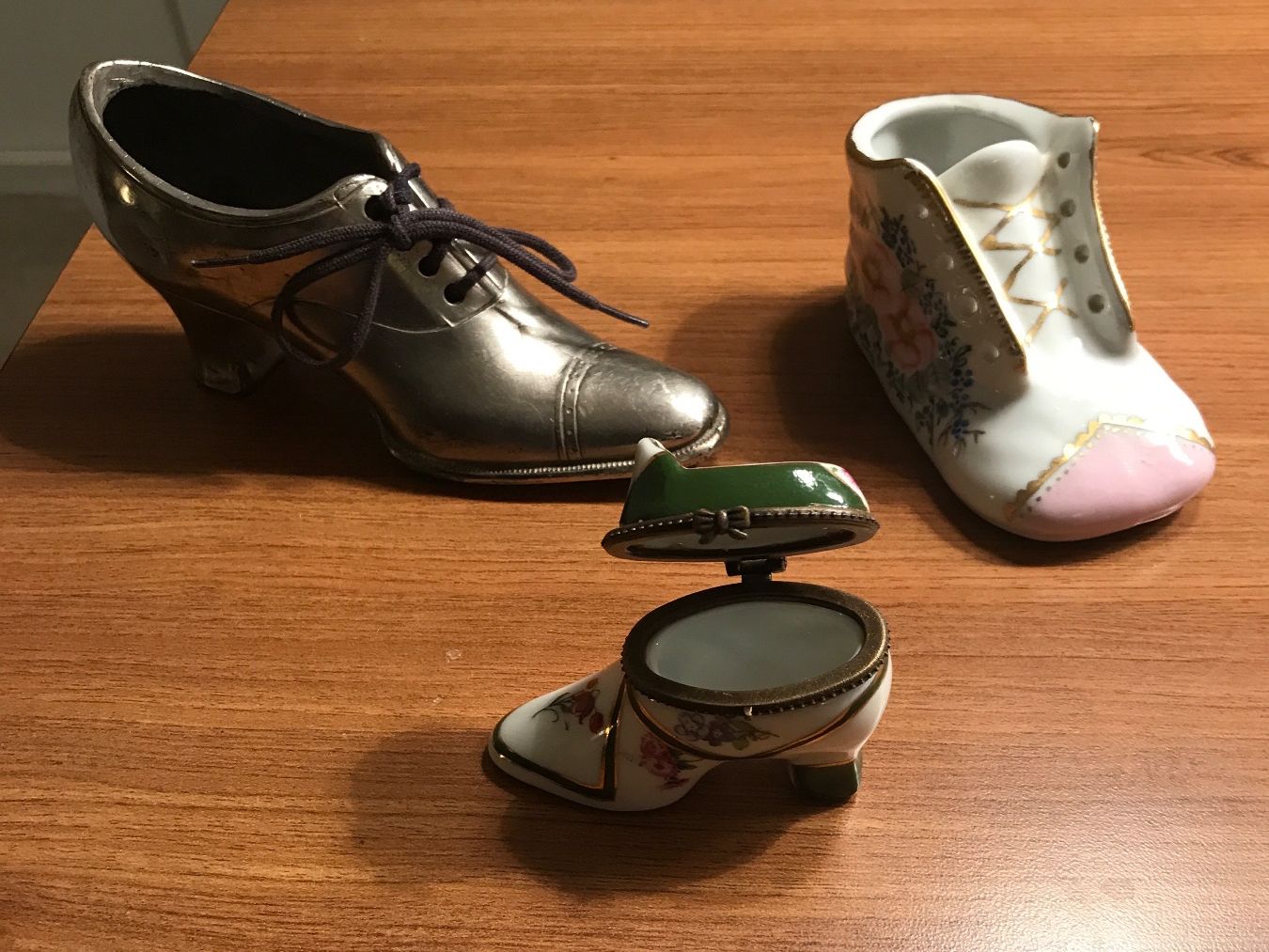 Tutte le decorazioni: 4 x Schuhe Sammlerstücke – Usato da Wettingen venduto da Andres54 2