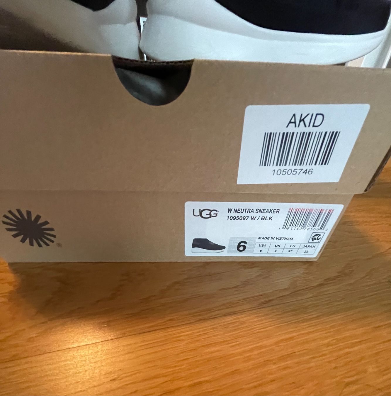 Ugg Scarpe da donna: Schuhe UGG aus Grieder – Usato da Richterswil venduto da IrynaL 5