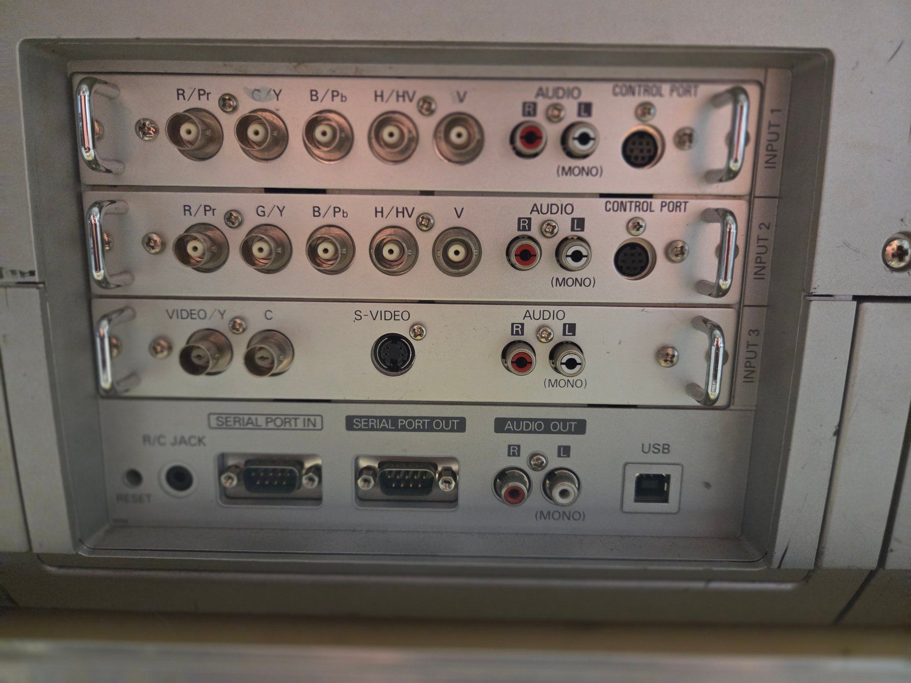Sanyo Proiettori: Beamer Sanyo PLC-XF31 – Difettoso da Zürich venduto da _jns 4