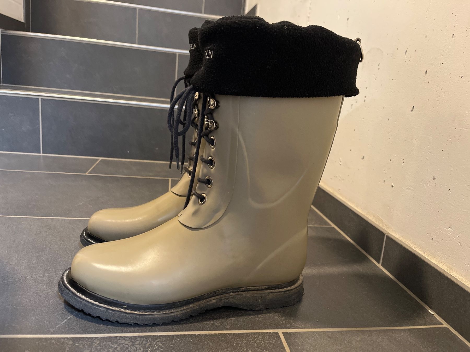 Ilse Jacobsen Scarpe da donna: Ilse Jacobsen Gummistiefel gr 39 – Usato da Pfyn venduto da schwalbe10 1
