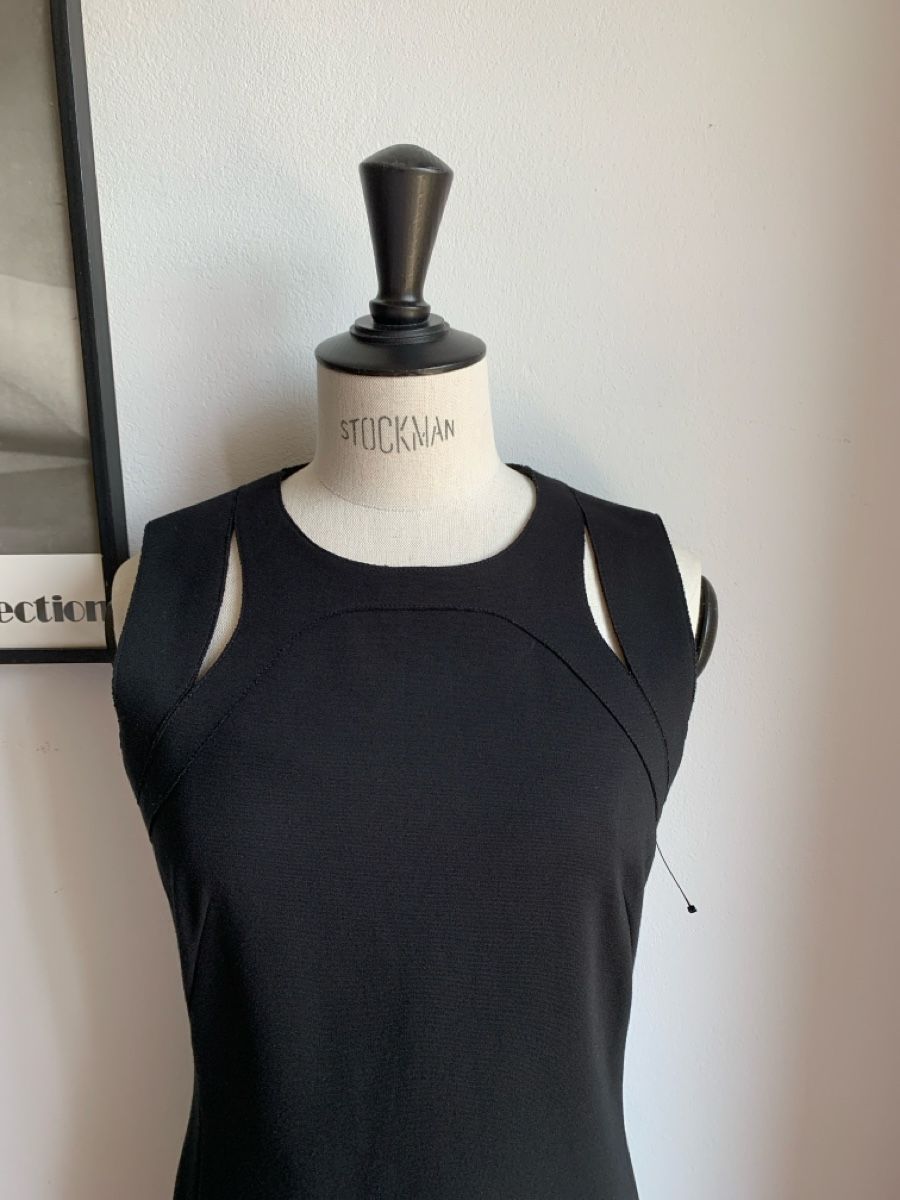 Akris Vestiti: AKRIS: Elegantes schwarzes Kleid mit Cutout, 36 – Nuovo (secondo la descrizione) da Luzern venduto da designluzern 1