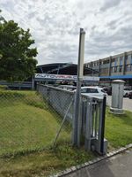 Schiebetor Metall verzinkt mit Laufschienen und Antrieb