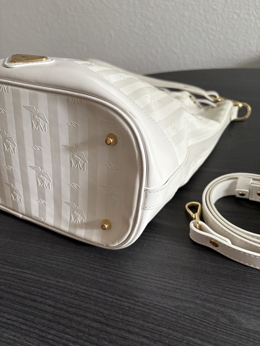 Maison Mollerus Sacs: Maison Mollerus Niesen – D'occasion à Allschwil par MK95 5