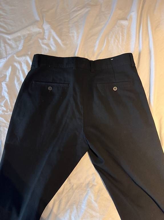Pantalons: Schwarze stoff hose – D'occasion à Regensdorf par Jazmyn307 1