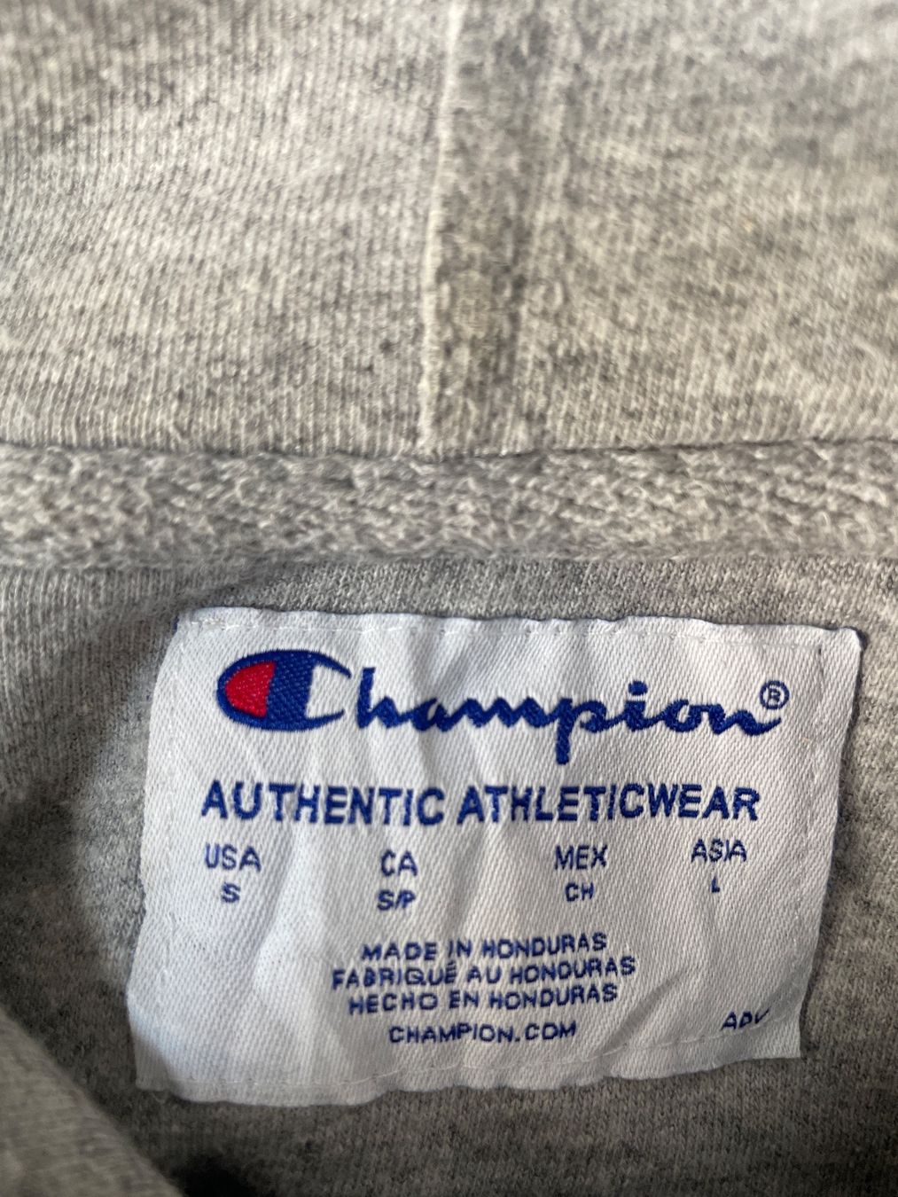 Champion Pullover & Sweatshirts: Champion  Kapuzenpullover S. – Gebraucht aus Capolago von LA.BOTTEGA 3