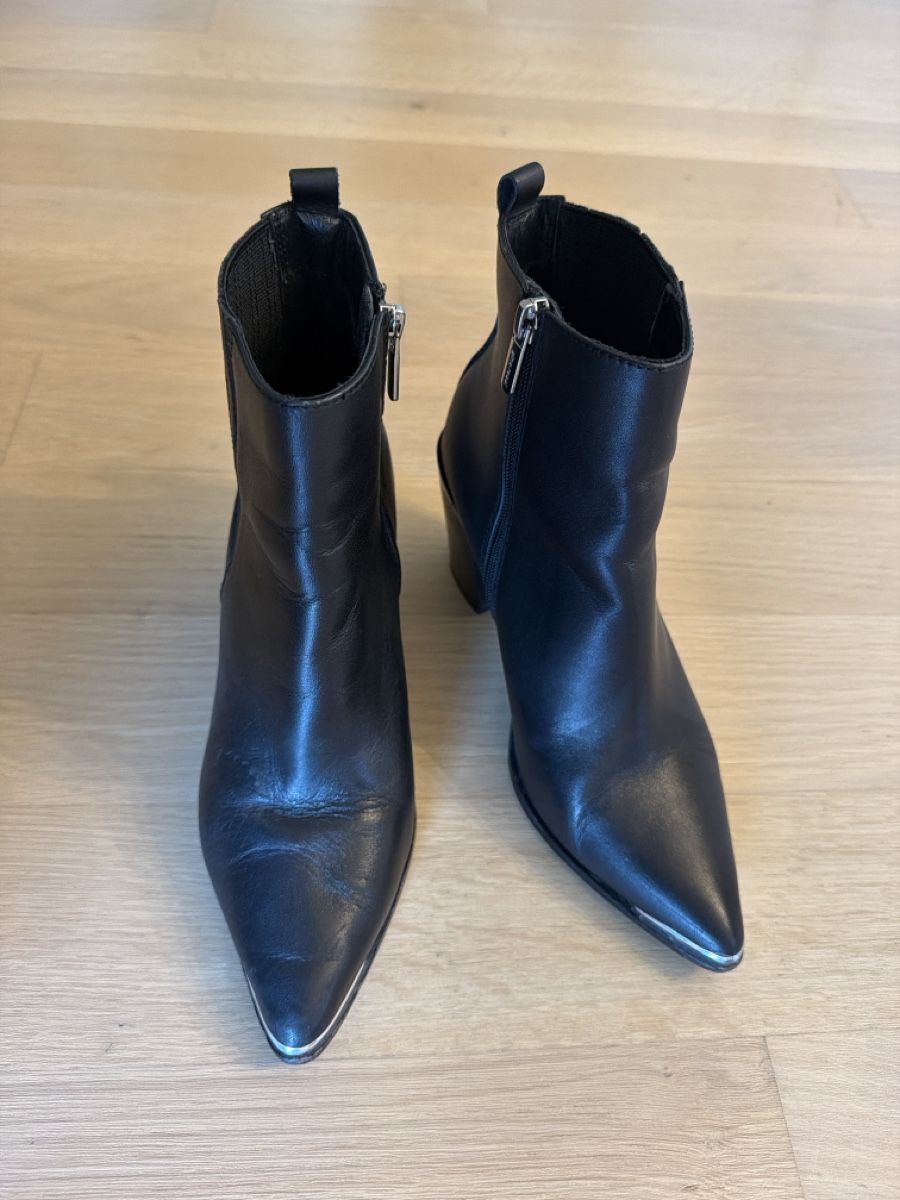 Scarpe da donna: Gino Rossi Lederschuhe 38 – Usato da Uster venduto da Ninii003 1