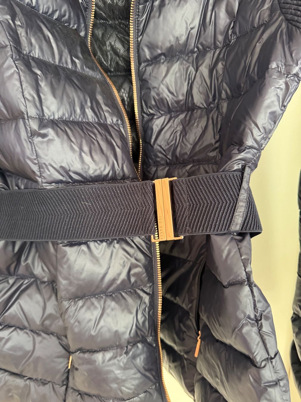 Ted Baker Giacche: Ted Baker Down Padded Coat, Size 2, Navy, Fur Collar – Nuovo (secondo la descrizione) da Jonen venduto da alanwales 3