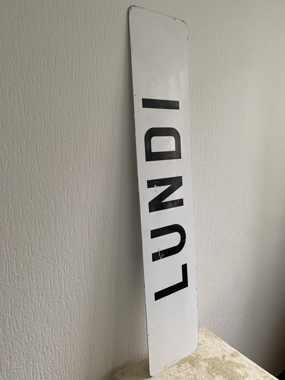 Plaque signalétique de porte vectorielle avec texte fermé ouvert
