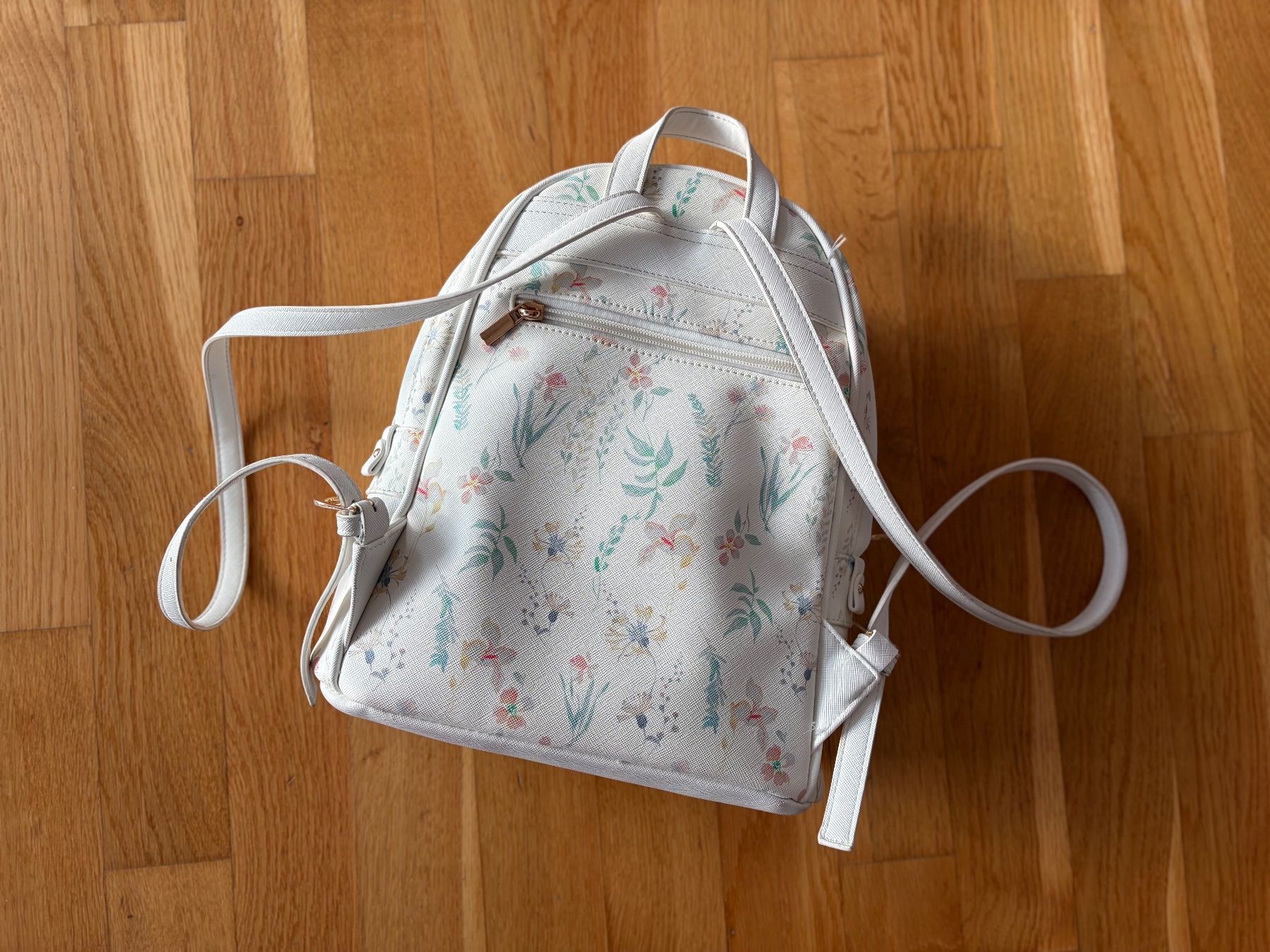 Zaini: Woman flower backpack – Usato da Fehraltorf venduto da sunset_smile 2
