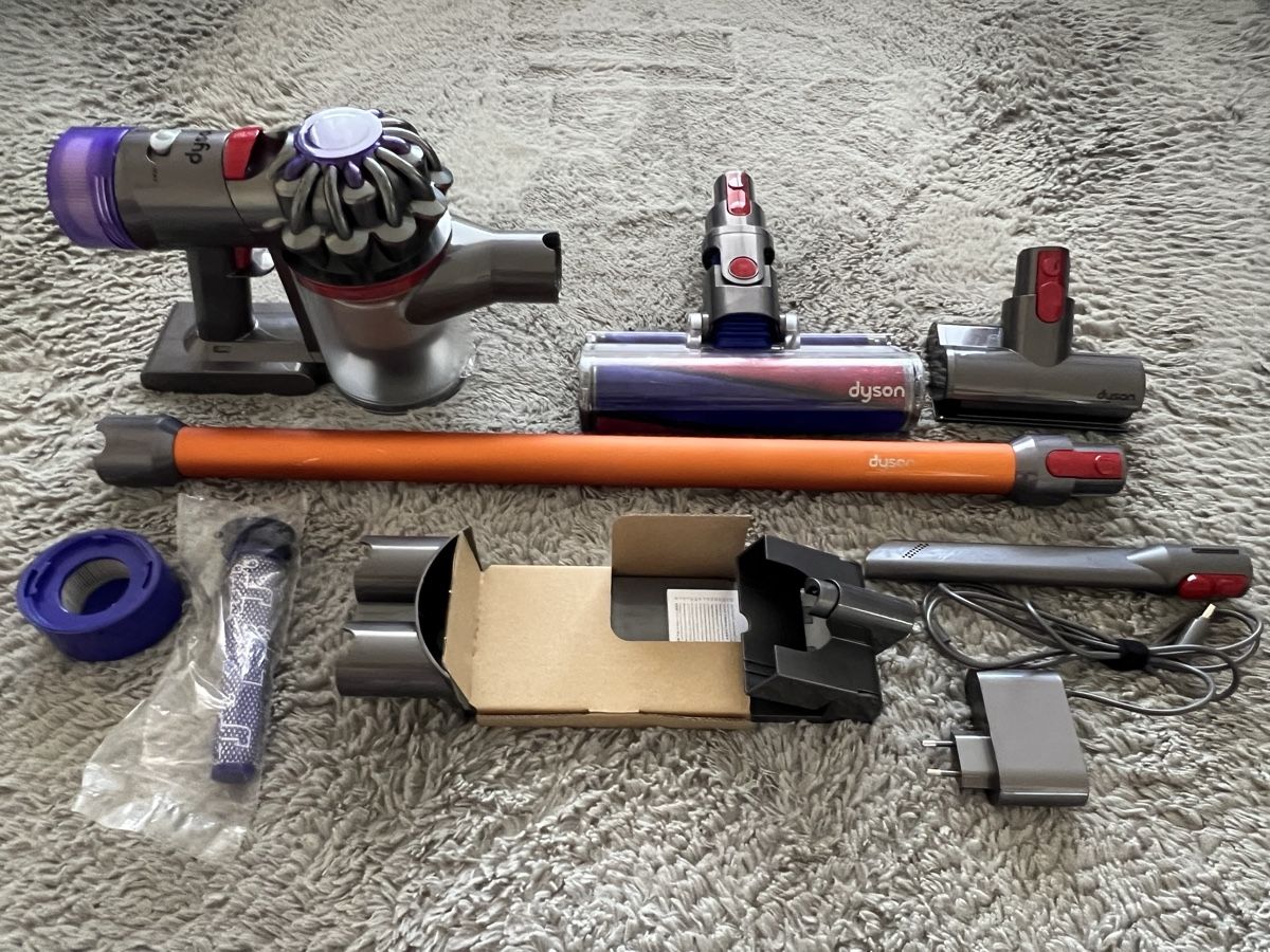 Dyson Aspirateurs & Accessoires: Dyson V8 Absolute ✅ batterie ✅ accessoires ✅ – D'occasion à Vauderens par Sah-C1995